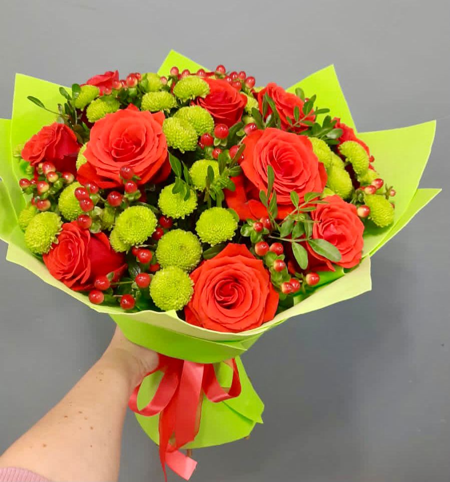 Букет цветов из: Хризантемы и Розы в Тереке Ставропольского края