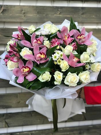 Букет цветов из: Розы и Хризантемы в Тереке Ставропольского края