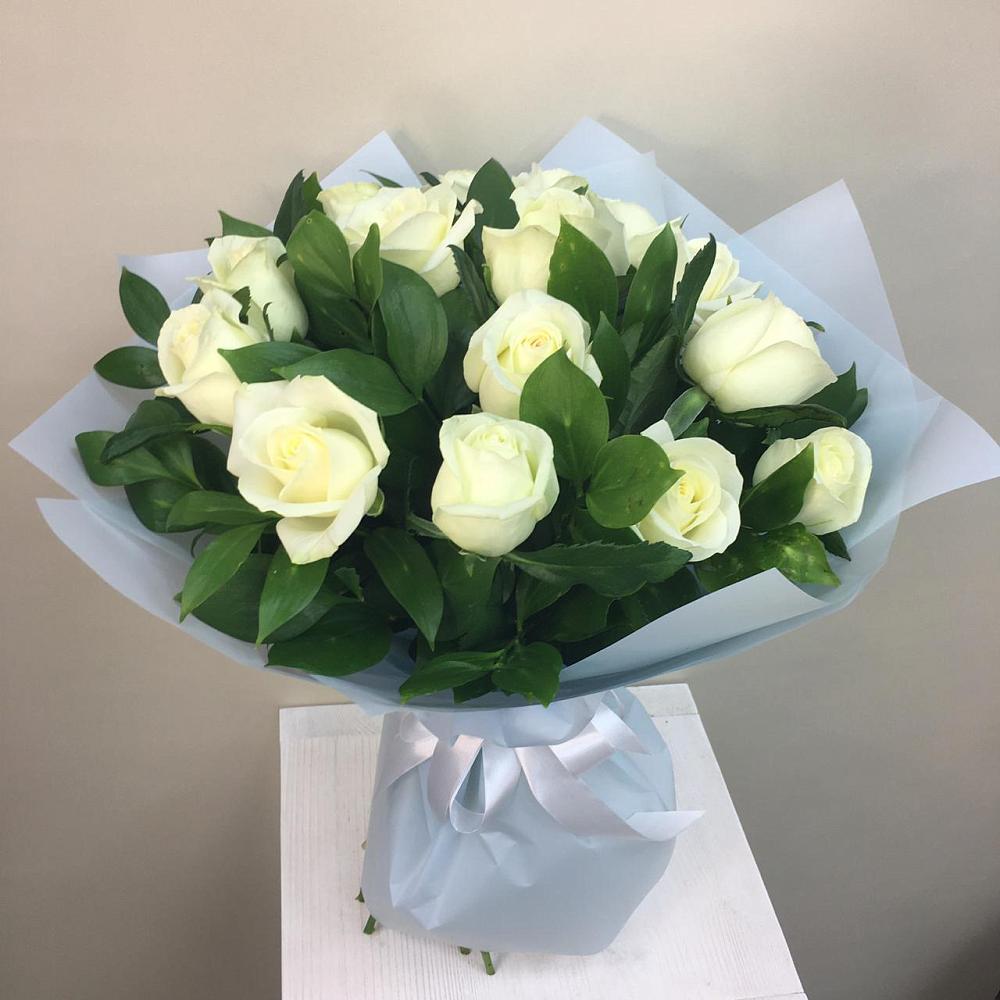 Букет 15 Белых роз Проуд в Тереке Ставропольского края