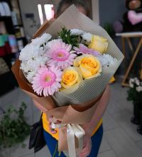 Букет цветов из:  Герберы, Розы и Хризантемы в Тереке Ставропольского края