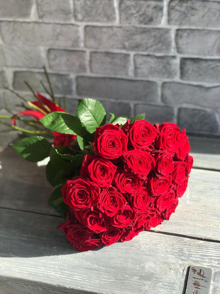 Букет Красные розы Фридом в Тереке Ставропольского края