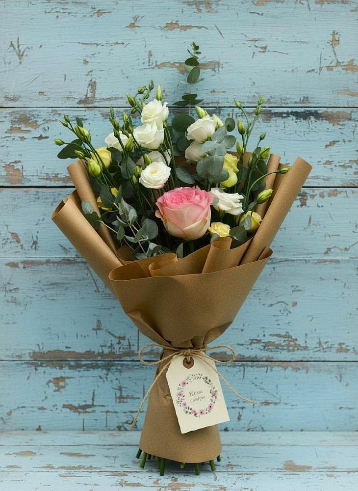 Букет цветов из: Розы и Лизиантусы в Тереке Ставропольского края