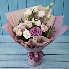 Букет цветов из:  Розы и Лизиантусы в Тереке Ставропольского края