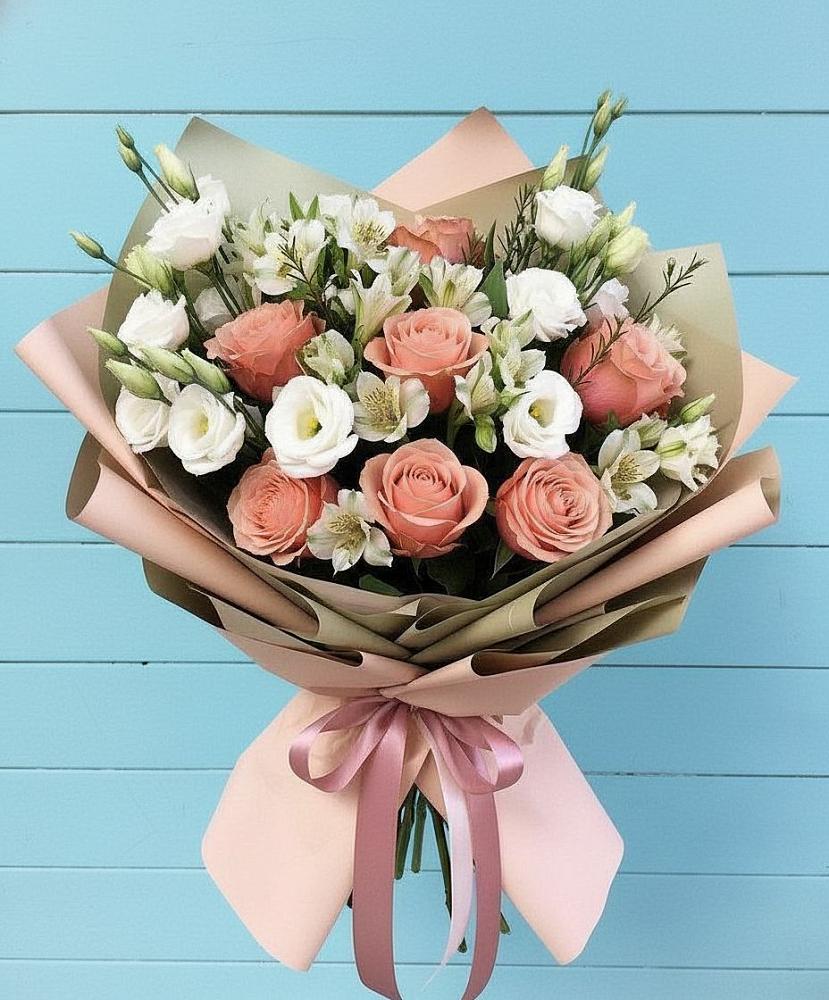 Букет цветов из: Розы, Альстромерии и Лизиантусы в Тереке Ставропольского края