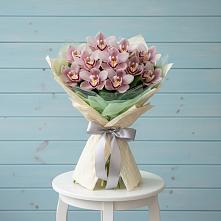 Букет цветов из:  Орхидеи и Розы в Тереке Ставропольского края