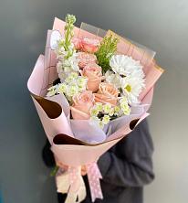 Букет цветов из:  Хризантемы и Розы в Тереке Ставропольского края