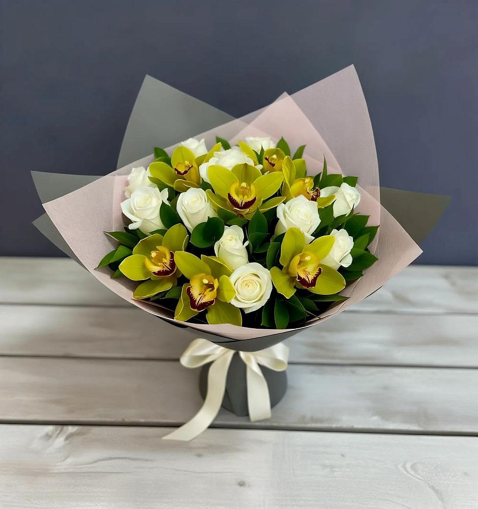 Букет цветов из: Орхидеи и Розы в Тереке Ставропольского края