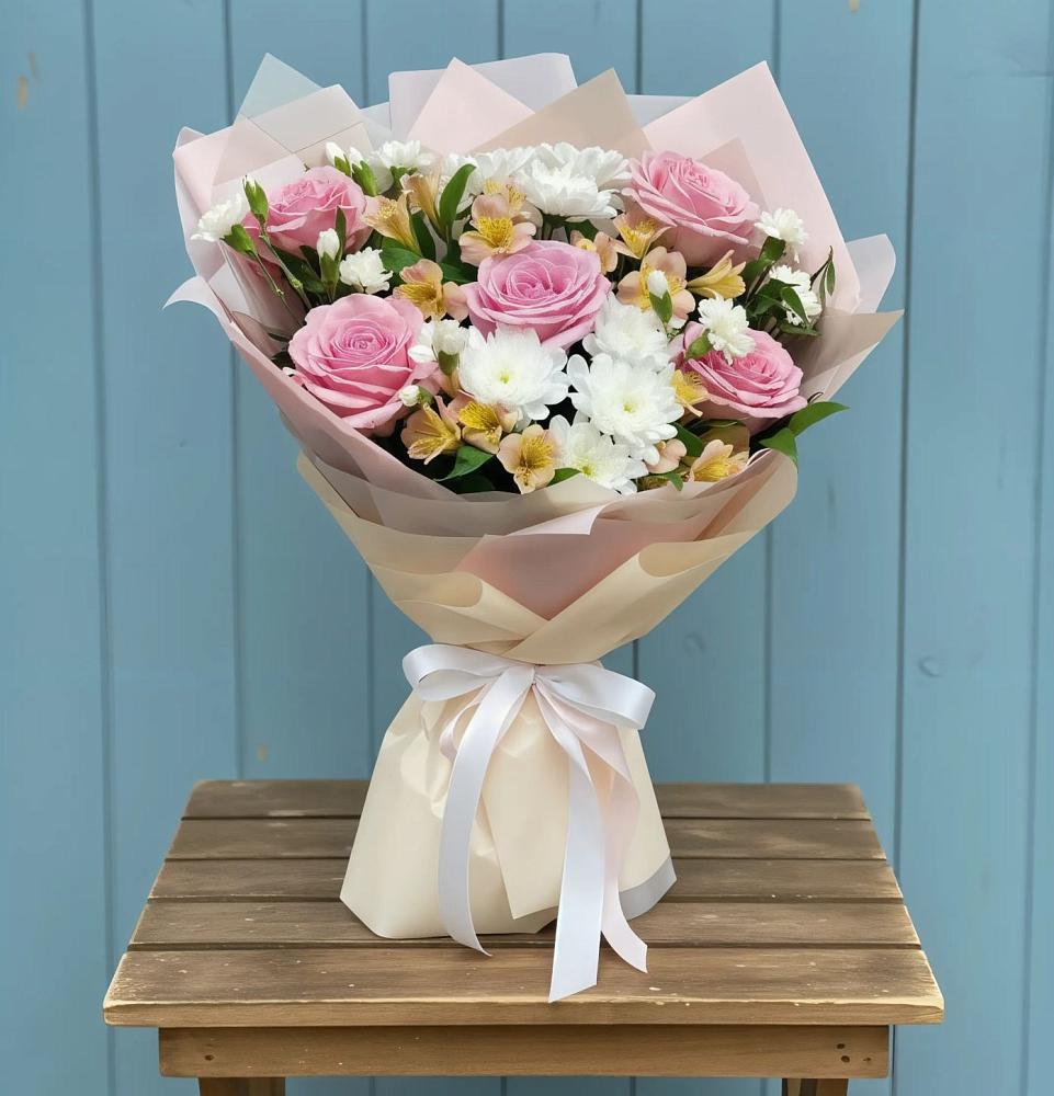 Букет цветов из: Гвоздики, Орхидеи и Розы в Тереке Ставропольского края