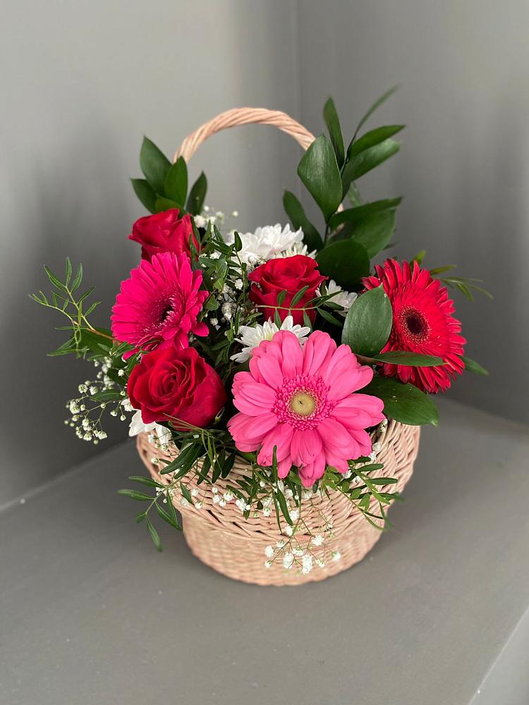 Цветочная композиция из Розы, Хризантемы и Герберы в корзине в Тереке Ставропольского края