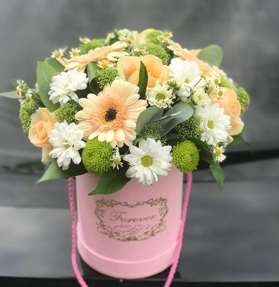 Цветочная композиция из Розы, Герберы и Хризантемы в шляпной коробке в Тереке Ставропольского края