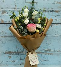 Букет цветов из:  Розы и Лизиантусы в Тереке Ставропольского края