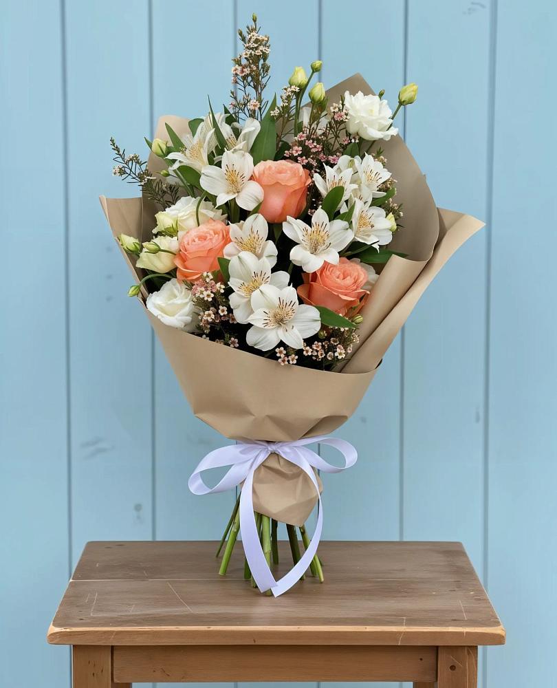 Букет цветов из: Альстромерии, Лизиантусы, Розы и Хризантемы в Тереке Ставропольского края
